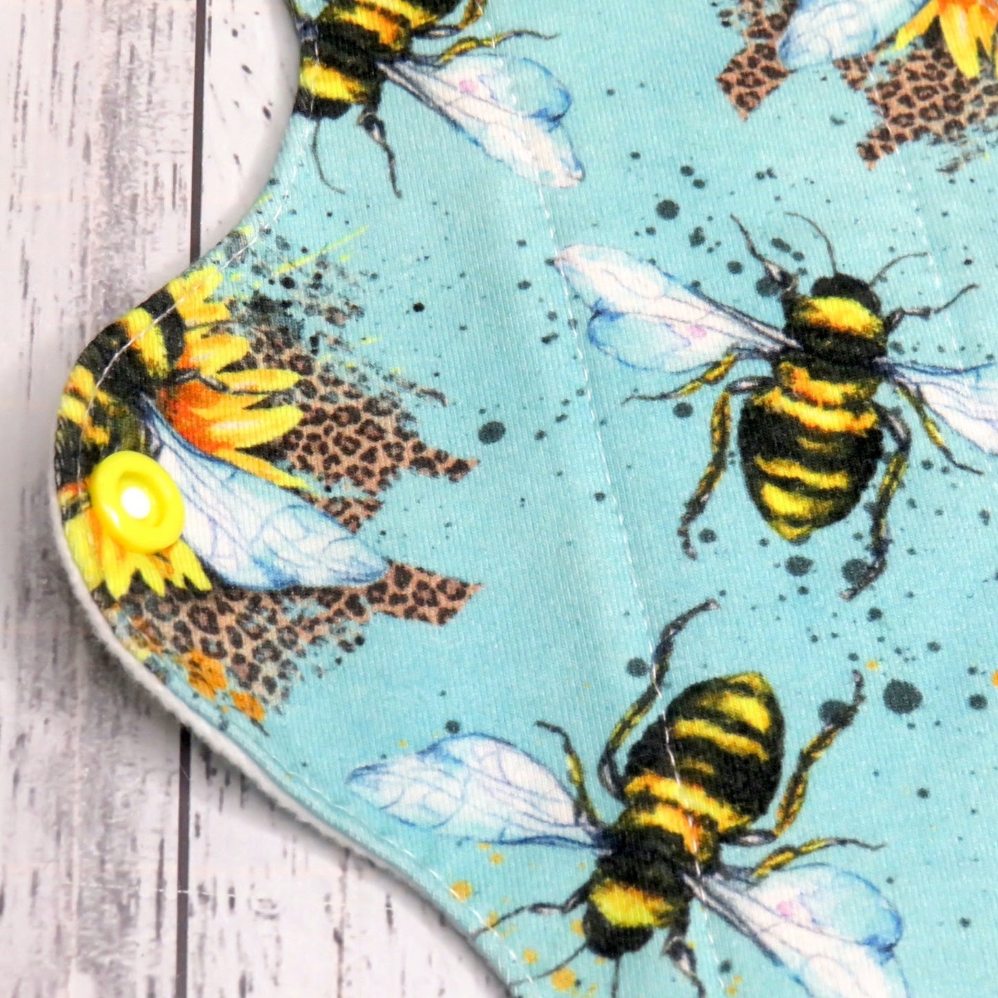 Bee Happy - Heavy Cloth Pad - 12 Inch - Cotton Lycra